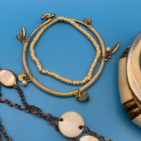 Vintage Shell Jewelry Lot - Picture 3 of 5